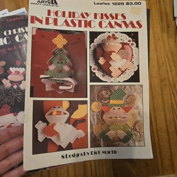 Crochet Books Vintage - Lot Of 5 Christmas Holiday Crochet Pattern Magazines 80s - Picture 4 of 6